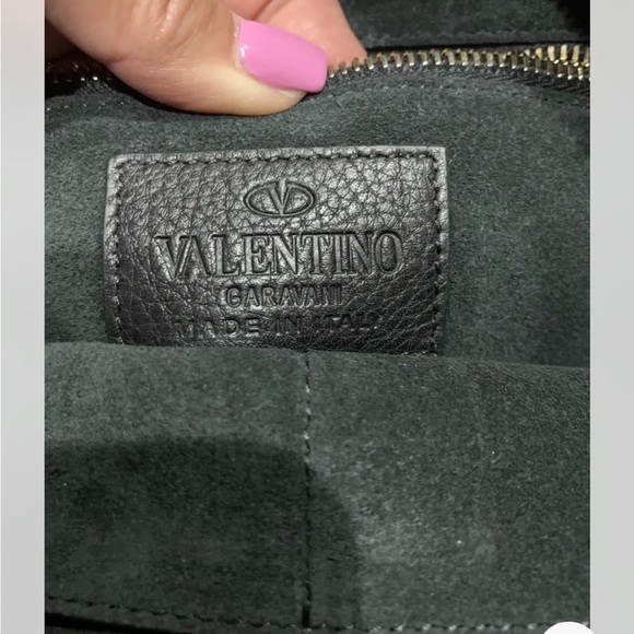 SOLD!!!!


Authentic Valentino Rockee Fringe X-Large Clutch - Picture 4 of 6